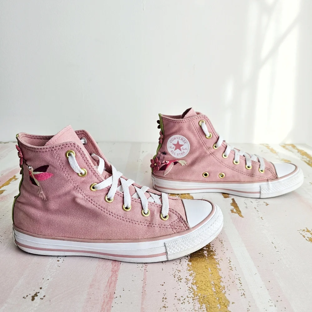 Rare Converse Chuck Taylor All Star 3D Blooms & Hummingbirds High Top Kid Size 5